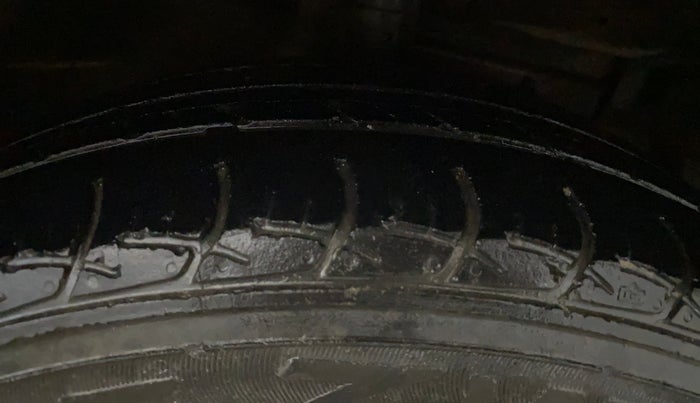 2019 Maruti Ciaz DELTA 1.5 SHVS MT PETROL, Petrol, Manual, 52,183 km, Right Front Tyre Tread