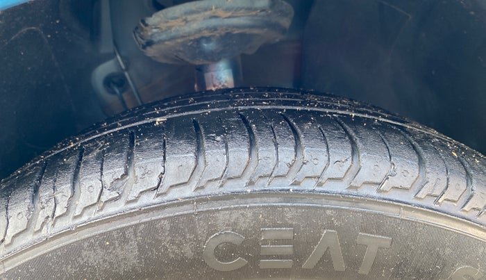 2022 Skoda SLAVIA STYLE 1.0L TSI AT, Petrol, Automatic, 40,559 km, Right Front Tyre Tread