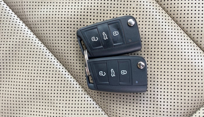 2022 Skoda SLAVIA STYLE 1.0L TSI AT, Petrol, Automatic, 40,559 km, Key Close Up