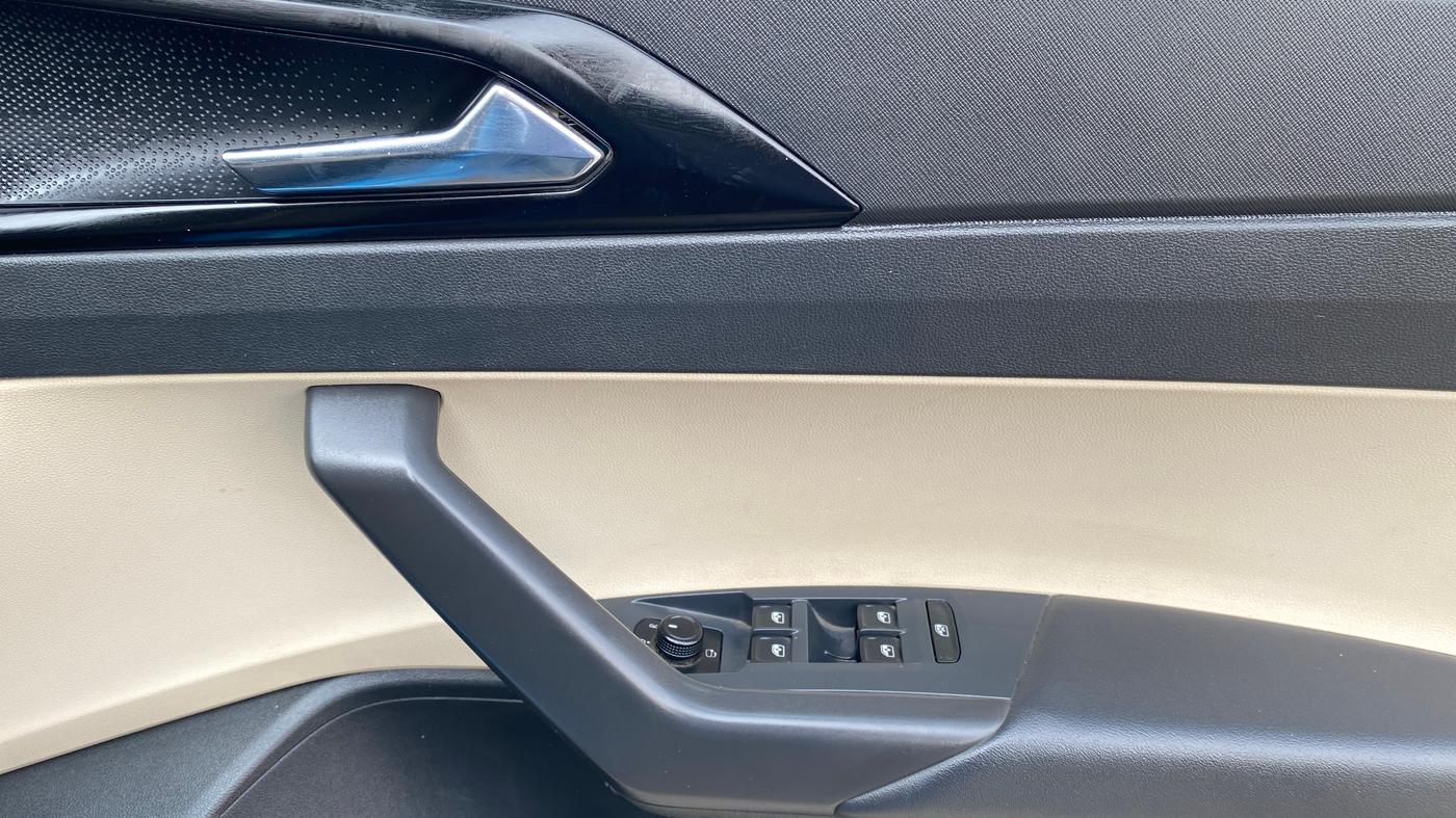 2022 Skoda SLAVIA STYLE 1.0L TSI AT, Petrol, Automatic, 40,509 km, Driver Side Door Panels Control
