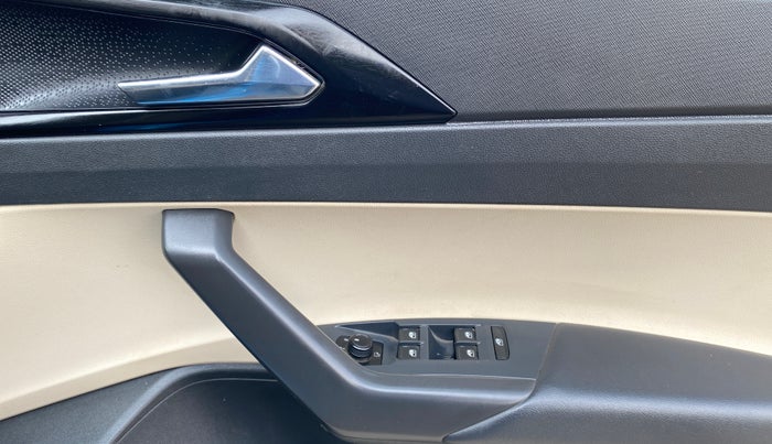 2022 Skoda SLAVIA STYLE 1.0L TSI AT, Petrol, Automatic, 40,559 km, Driver Side Door Panels Control