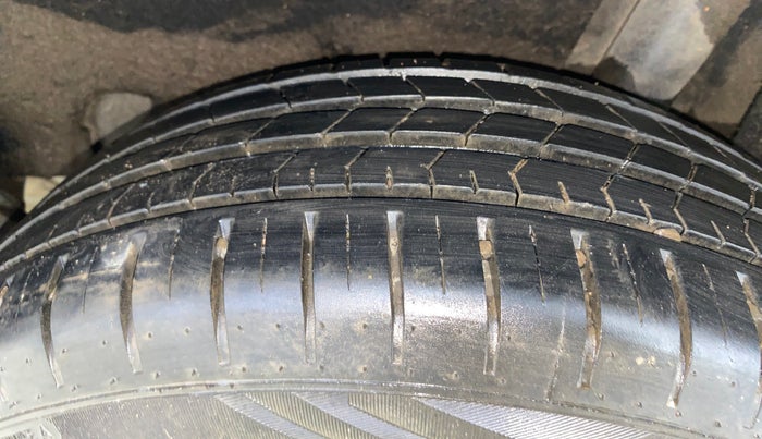 2021 Maruti Baleno ZETA CVT PETROL 1.2, Petrol, Automatic, 12,620 km, Left Rear Tyre Tread