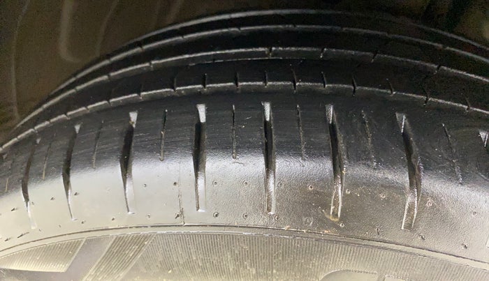 2021 Maruti Baleno ZETA CVT PETROL 1.2, Petrol, Automatic, 12,620 km, Right Front Tyre Tread