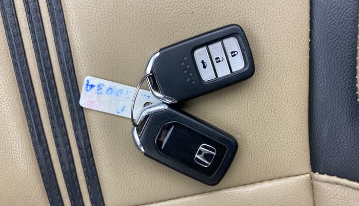 2018 Honda City 1.5L I-VTEC V MT, Petrol, Manual, 1,23,212 km, Key Close Up