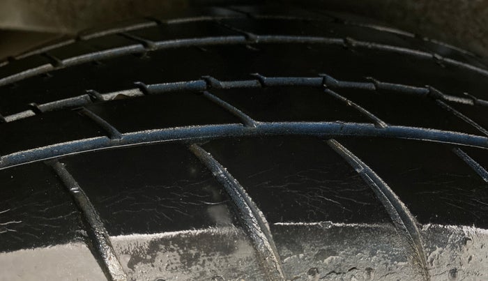 2016 Maruti Celerio ZXI AMT, Petrol, Automatic, 43,412 km, Right Rear Tyre Tread