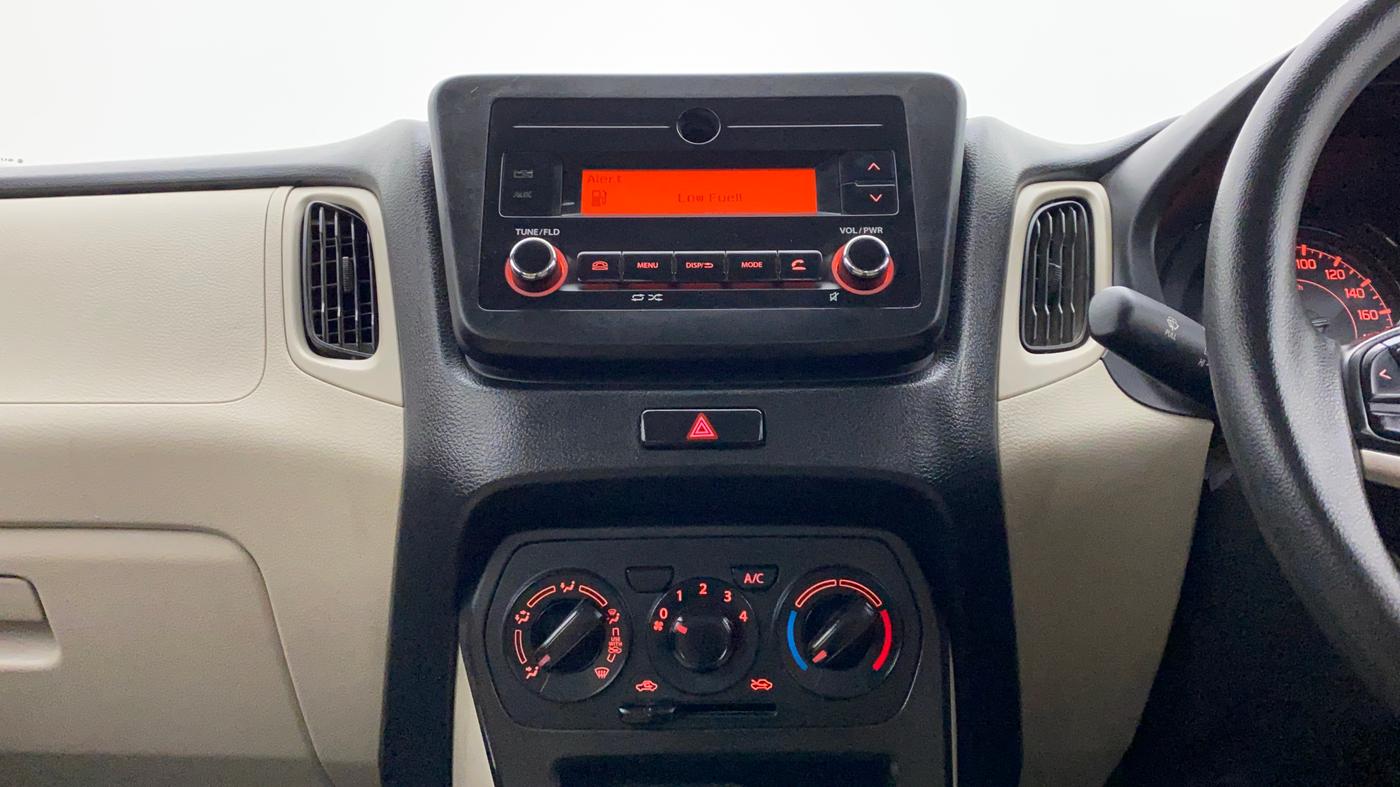 2019 Maruti New Wagon-R VXI 1.2L, Petrol, Manual, 72,622 km, Centre Console