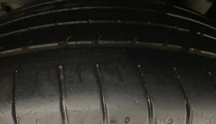 2019 Hyundai Creta SX 1.6 PETROL, Petrol, Manual, 1,10,684 km, Left Rear Tyre Tread