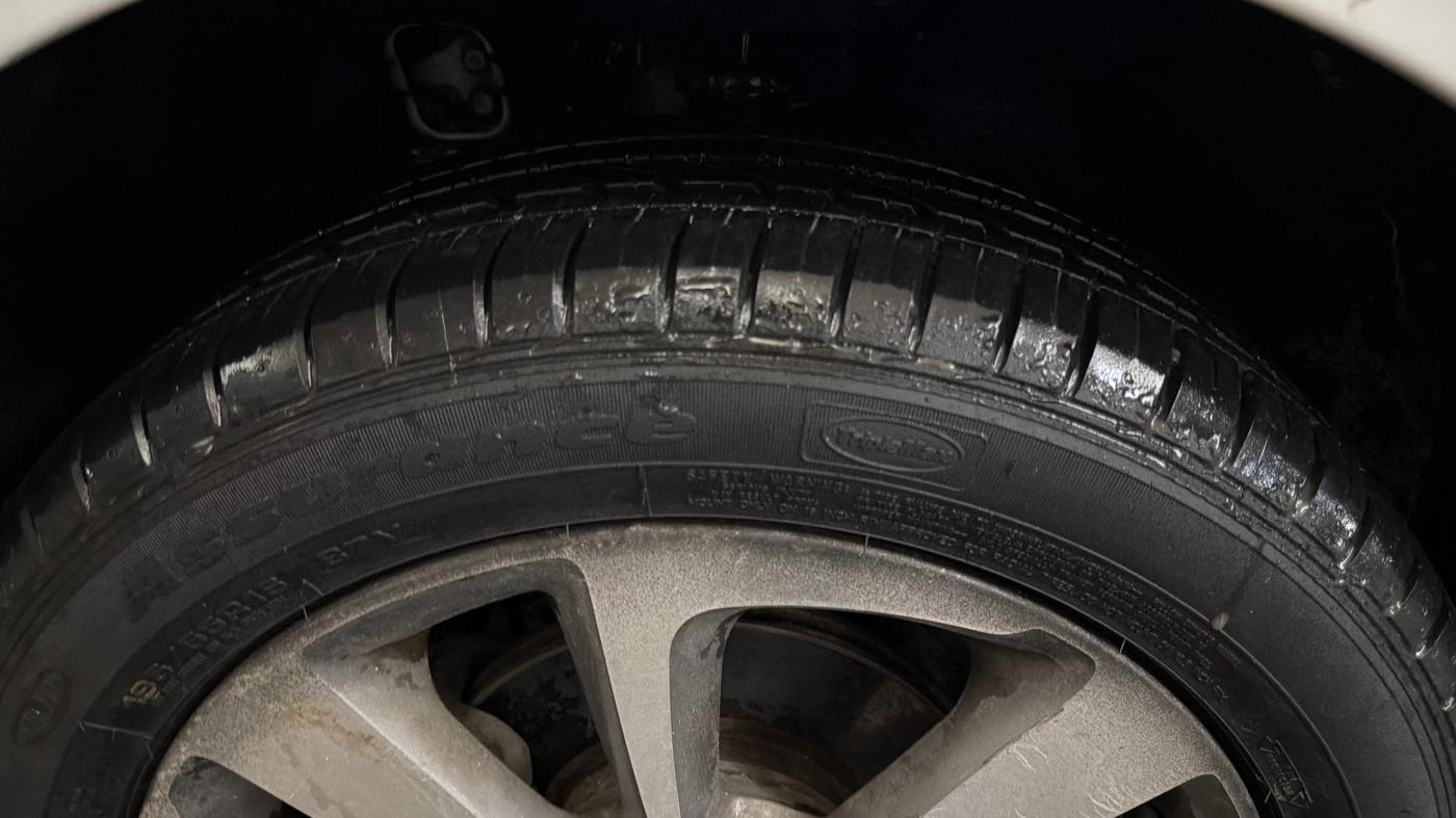 2014 Hyundai Elite i20 SPORTZ 1.2 (O), Petrol, Manual, 30,507 km, Left Front Tyre Tread