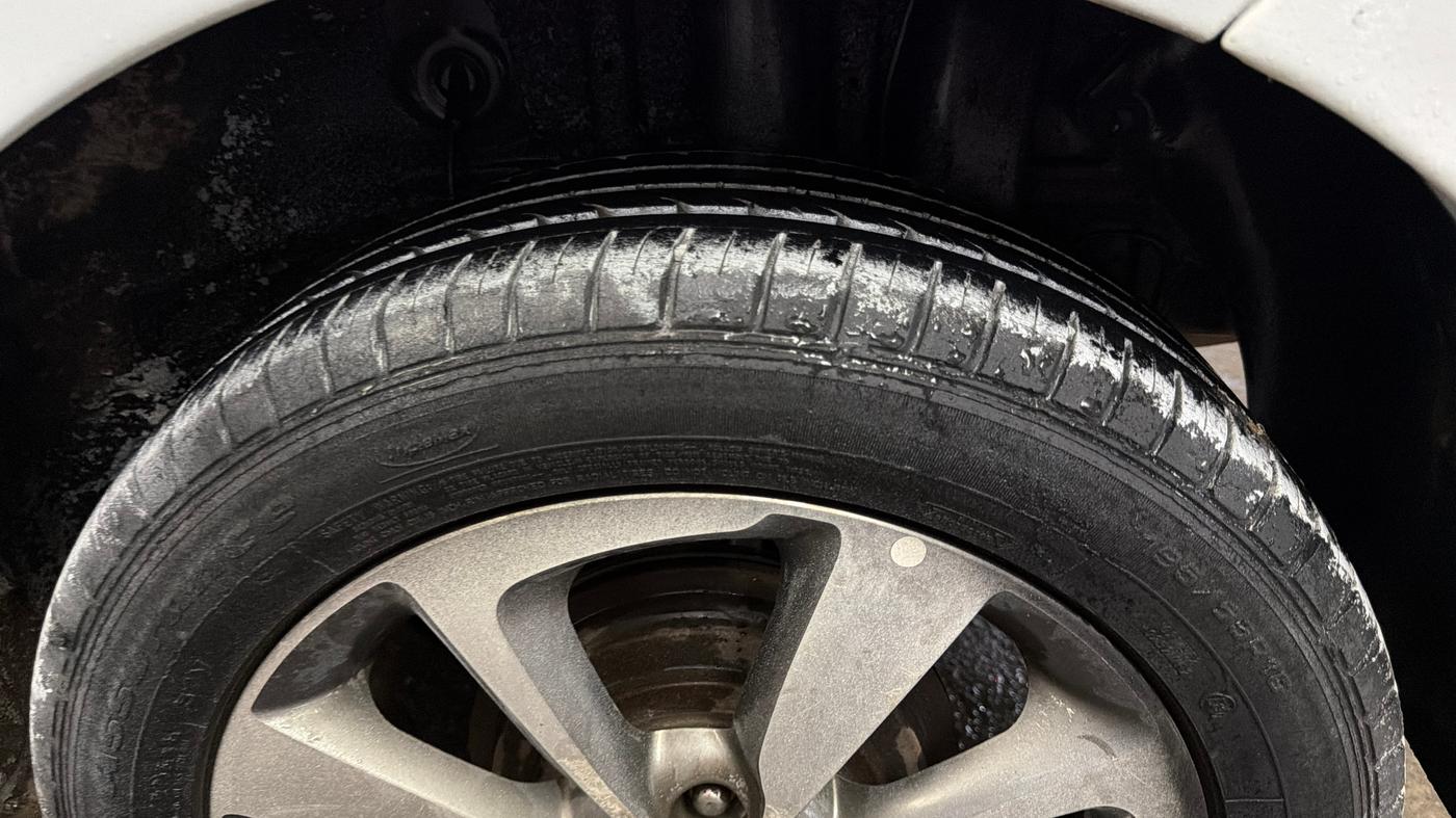 2014 Hyundai Elite i20 SPORTZ 1.2 (O), Petrol, Manual, 30,507 km, Left Rear Tyre Tread