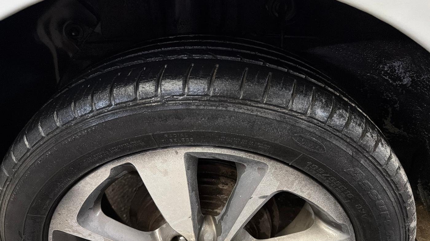 2014 Hyundai Elite i20 SPORTZ 1.2 (O), Petrol, Manual, 30,507 km, Right Rear Tyre Tread