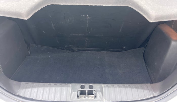 2016 Ford New Figo 1.2 TREND, Petrol, Manual, 29,573 km, Boot Inside View