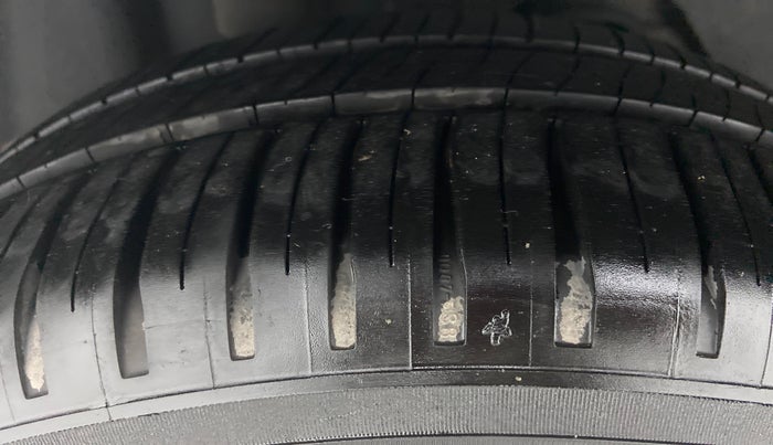 2016 Ford New Figo 1.2 TREND, Petrol, Manual, 29,573 km, Right Rear Tyre Tread