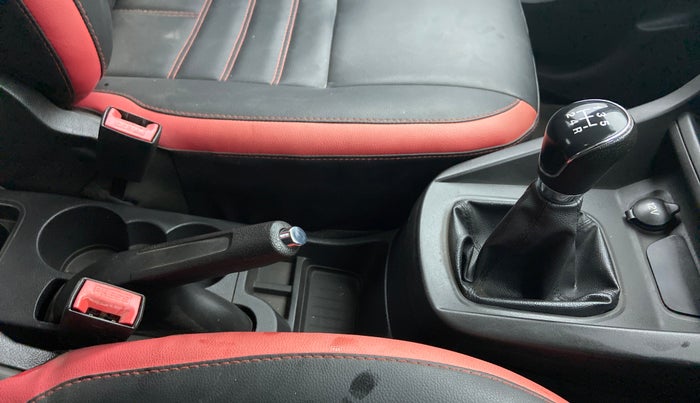 2016 Ford New Figo 1.2 TREND, Petrol, Manual, 29,573 km, Gear Lever