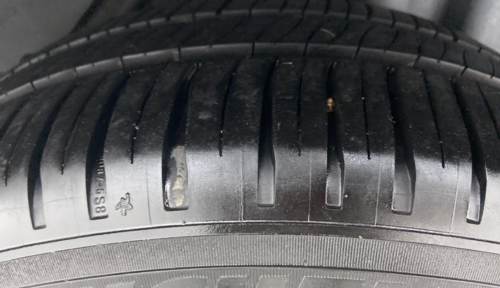 2016 Ford New Figo 1.2 TREND, Petrol, Manual, 29,573 km, Left Rear Tyre Tread