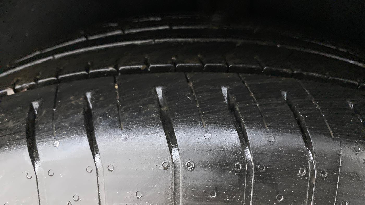 2015 Ford Ecosport 1.5 TITANIUM TI VCT AT, CNG, Automatic, 24,214 km, Left Rear Tyre Tread