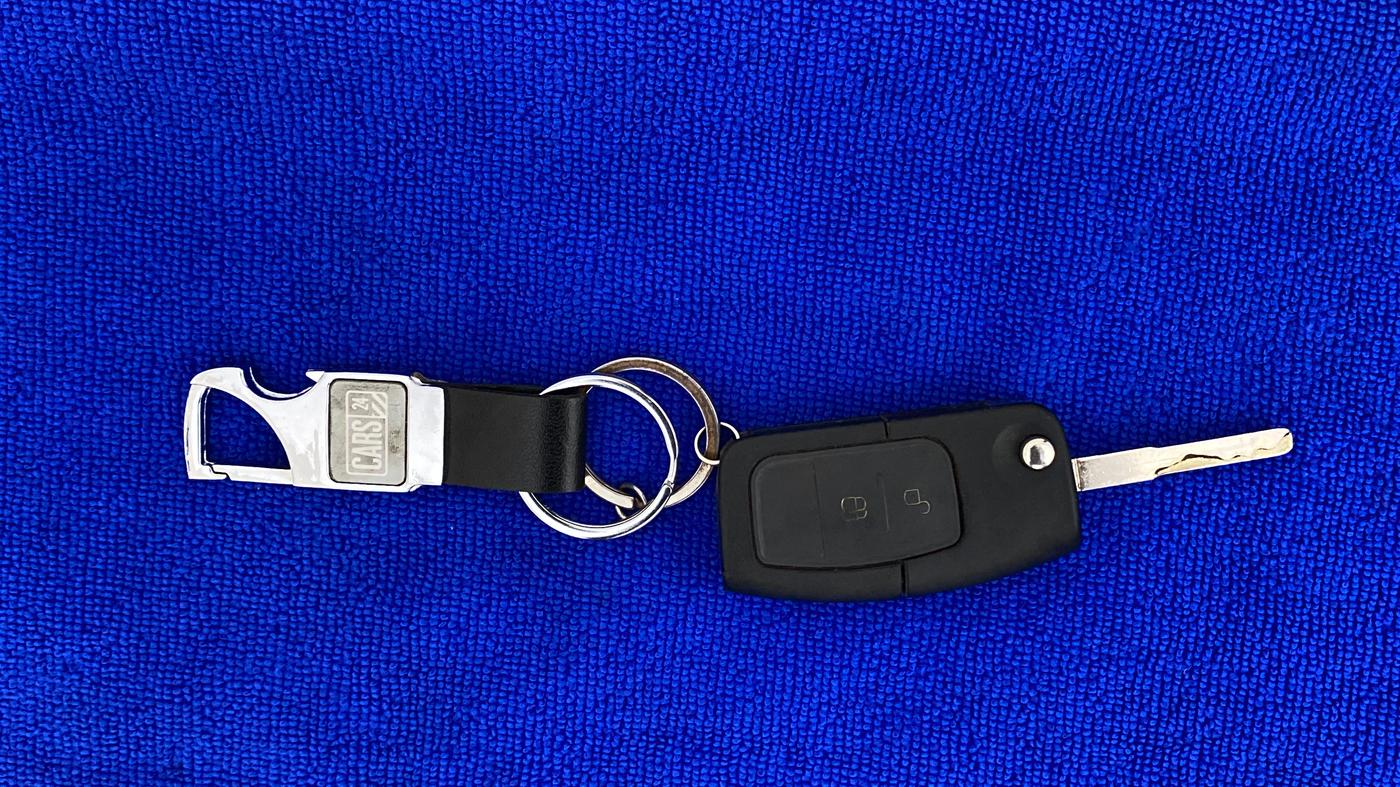 2015 Ford Ecosport 1.5 TITANIUM TI VCT AT, CNG, Automatic, 24,214 km, Key Close Up