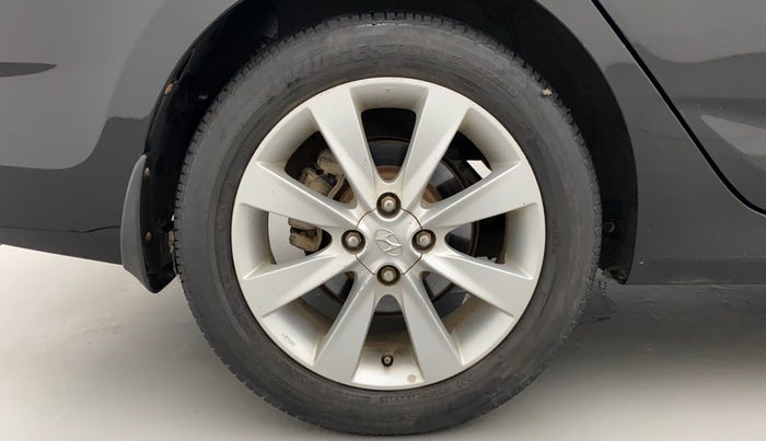 2012 Hyundai Verna FLUIDIC 1.6 VTVT SX, Petrol, Manual, 72,454 km, Right Rear Wheel