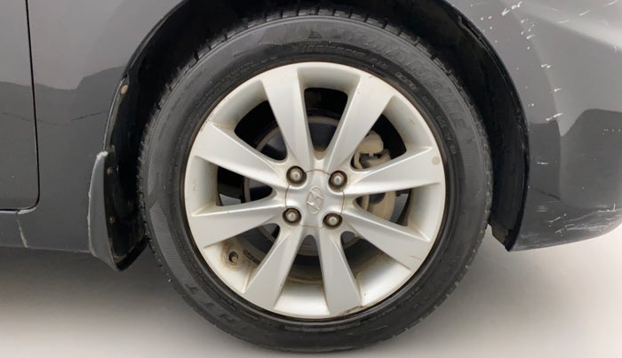 2012 Hyundai Verna FLUIDIC 1.6 VTVT SX, Petrol, Manual, 72,454 km, Right Front Wheel