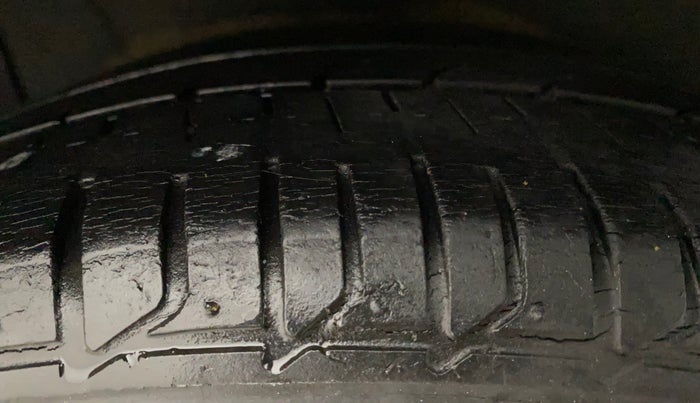 2012 Hyundai Verna FLUIDIC 1.6 VTVT SX, Petrol, Manual, 72,454 km, Right Rear Tyre Tread