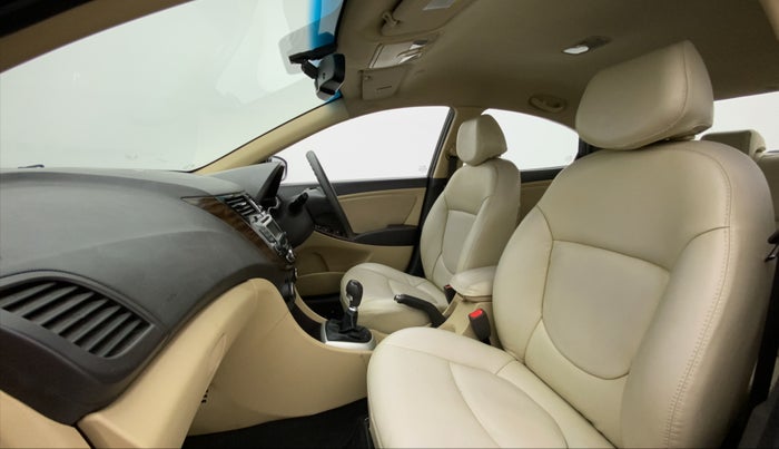 2012 Hyundai Verna FLUIDIC 1.6 VTVT SX, Petrol, Manual, 72,454 km, Right Side Front Door Cabin