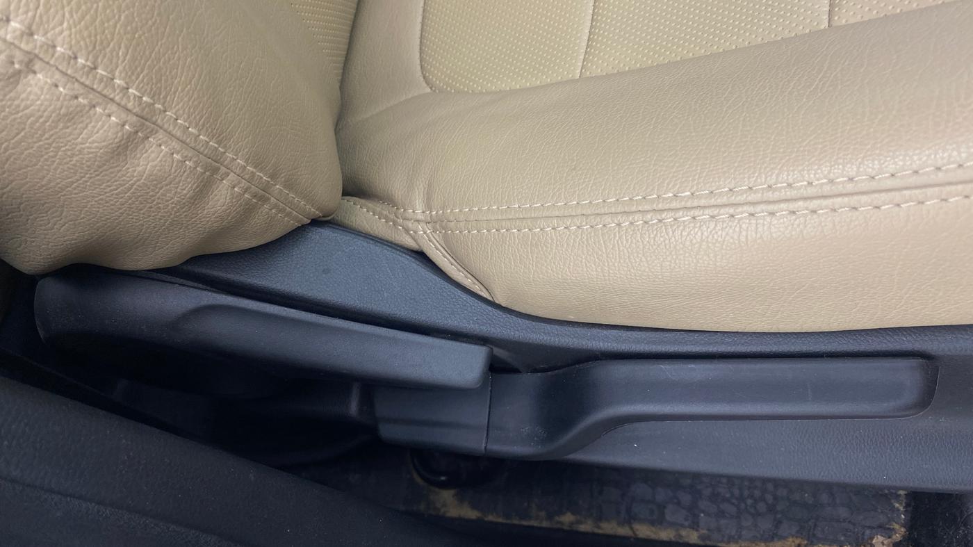 2023 Honda Amaze 1.2L I-VTEC VX CVT, Petrol, Automatic, 31,815 km, Driver Side Adjustment Panel