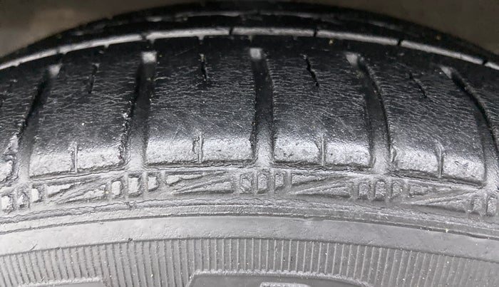 2014 Hyundai Grand i10 ASTA 1.2 AT VTVT, Petrol, Automatic, 24,104 km, Right Rear Tyre Tread