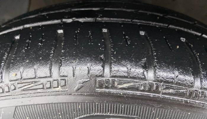 2014 Hyundai Grand i10 ASTA 1.2 AT VTVT, Petrol, Automatic, 24,104 km, Left Front Tyre Tread