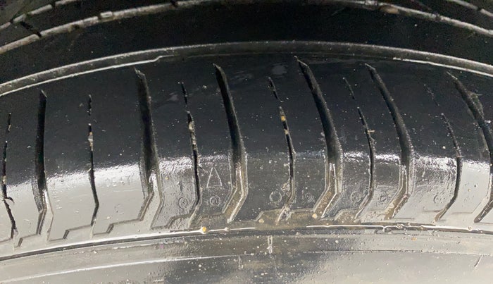 2023 Hyundai NEW I20 SPORTZ 1.2 MT, Petrol, Manual, 27,352 km, Left Rear Tyre Tread