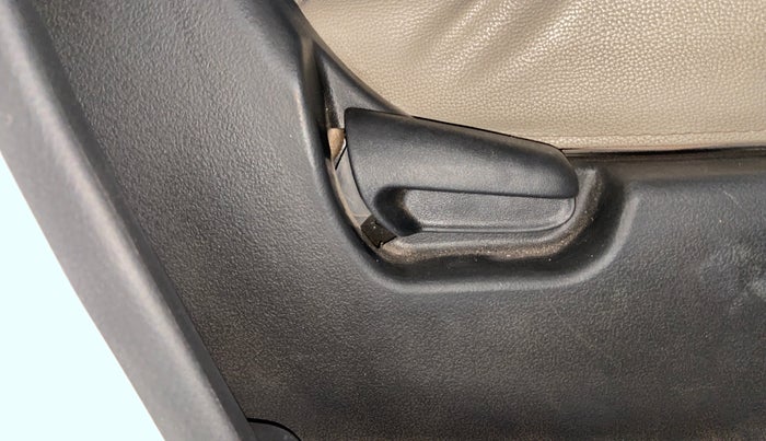 2018 Maruti Wagon R 1.0 VXI, Petrol, Manual, 48,441 km, Driver Side Adjustment Panel