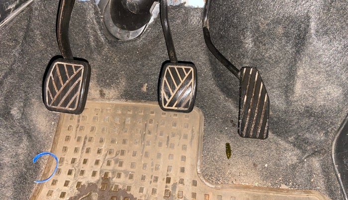 2018 Maruti Wagon R 1.0 VXI, Petrol, Manual, 48,441 km, Pedals