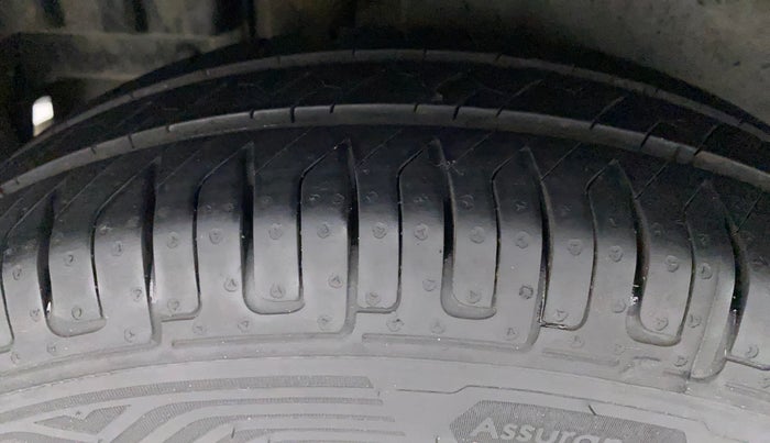 2012 Maruti Swift VXI, Petrol, Manual, 46,051 km, Right Rear Tyre Tread