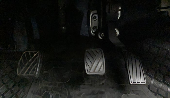 2012 Maruti Swift VXI, Petrol, Manual, 46,051 km, Pedals