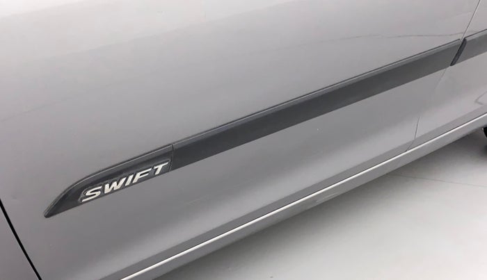 2012 Maruti Swift VXI, Petrol, Manual, 46,051 km, Front passenger door - Minor scratches