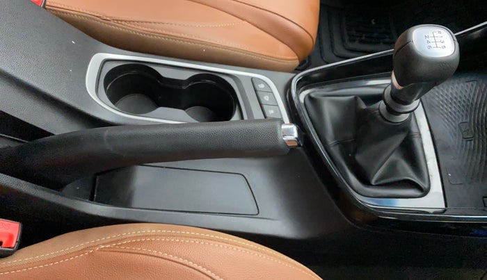 2022 MG HECTOR PLUS SHARP 1.5 PETROL TURBO HYBRID MT 6-STR, Petrol, Manual, 38,266 km, Gear Lever