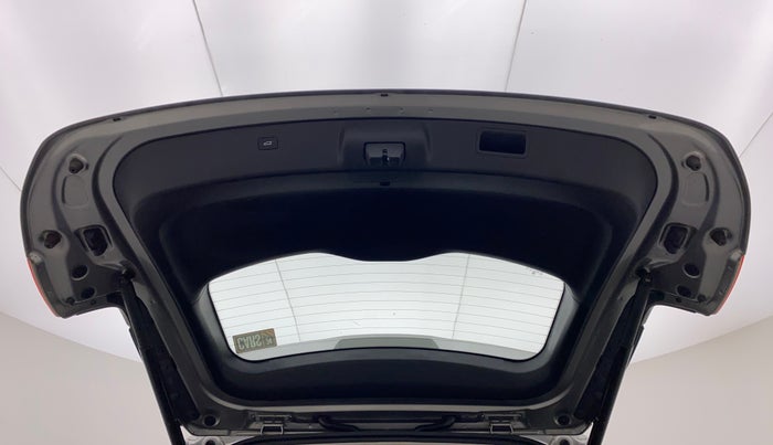 2022 MG HECTOR PLUS SHARP 1.5 PETROL TURBO HYBRID MT 6-STR, Petrol, Manual, 38,266 km, Boot Door Open