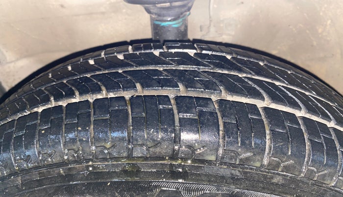 2015 Maruti Wagon R 1.0 LXI, Petrol, Manual, 29,249 km, Left Front Tyre Tread