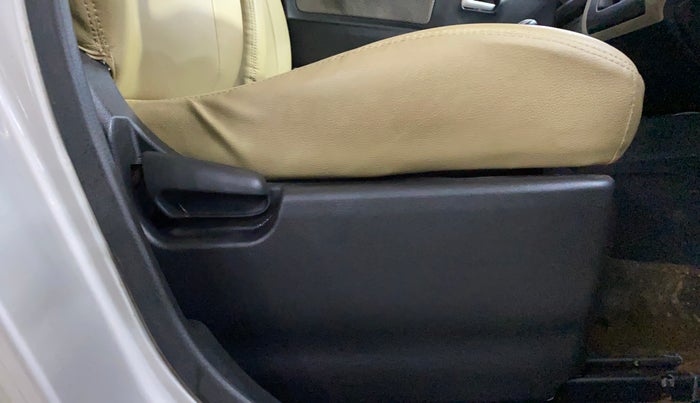 2015 Maruti Wagon R 1.0 LXI, Petrol, Manual, 29,249 km, Driver Side Adjustment Panel