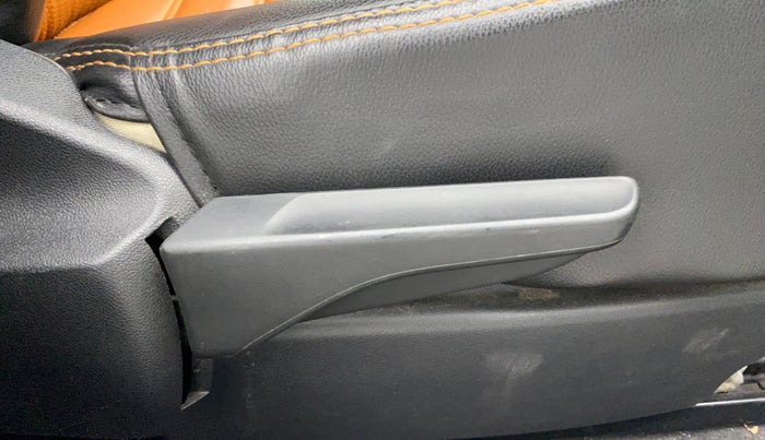 2022 Volkswagen VIRTUS HIGHLINE TSI 1.0 AT, Petrol, Automatic, 26,757 km, Driver Side Adjustment Panel