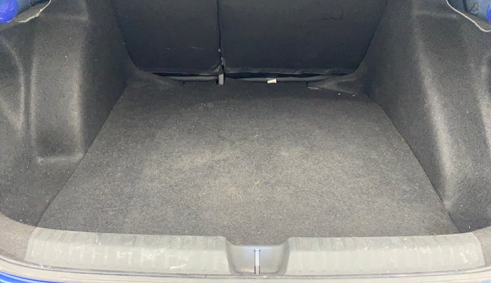 2022 Volkswagen VIRTUS HIGHLINE TSI 1.0 AT, Petrol, Automatic, 26,757 km, Boot Inside