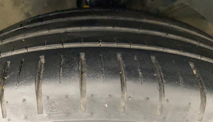 2017 Maruti Baleno RS 1.0 PETROL, Petrol, Manual, 97,892 km, Right Front Tyre Tread