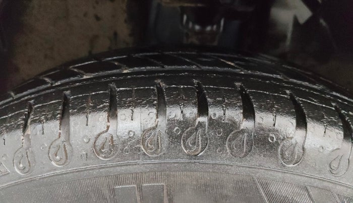 2020 Renault Kwid CLIMBER 1.0 (O), Petrol, Manual, 44,243 km, Left Front Tyre Tread