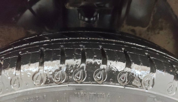 2020 Renault Kwid CLIMBER 1.0 (O), Petrol, Manual, 44,243 km, Right Front Tyre Tread