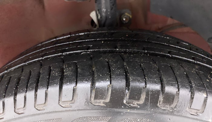 2018 Maruti Dzire ZDI PLUS AMT, Diesel, Automatic, 88,994 km, Right Front Tyre Tread