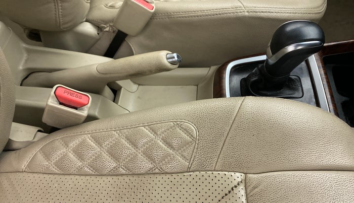 2018 Maruti Dzire ZDI PLUS AMT, Diesel, Automatic, 88,994 km, Gear Lever