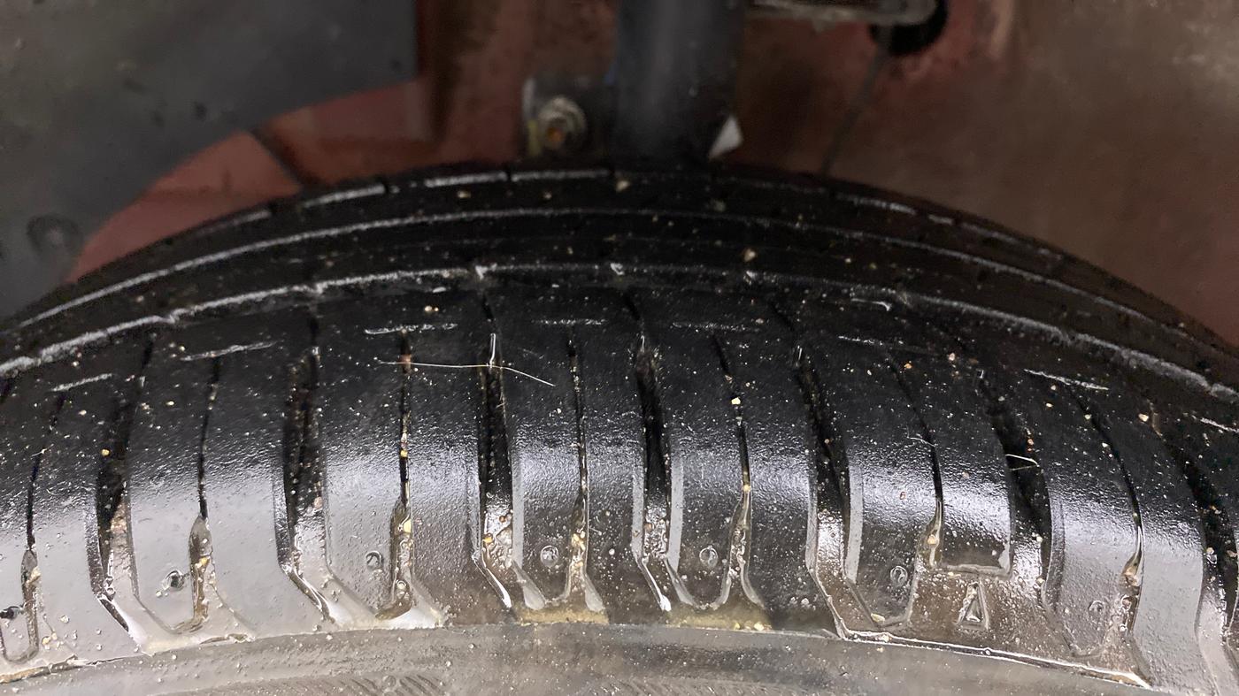 2018 Maruti Dzire ZDI PLUS AMT, Diesel, Automatic, 88,994 km, Left Front Tyre Tread