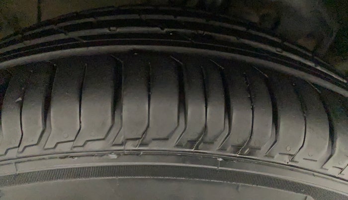 2017 Ford Ecosport TREND 1.5L DIESEL, Diesel, Manual, 55,612 km, Right Rear Tyre Tread