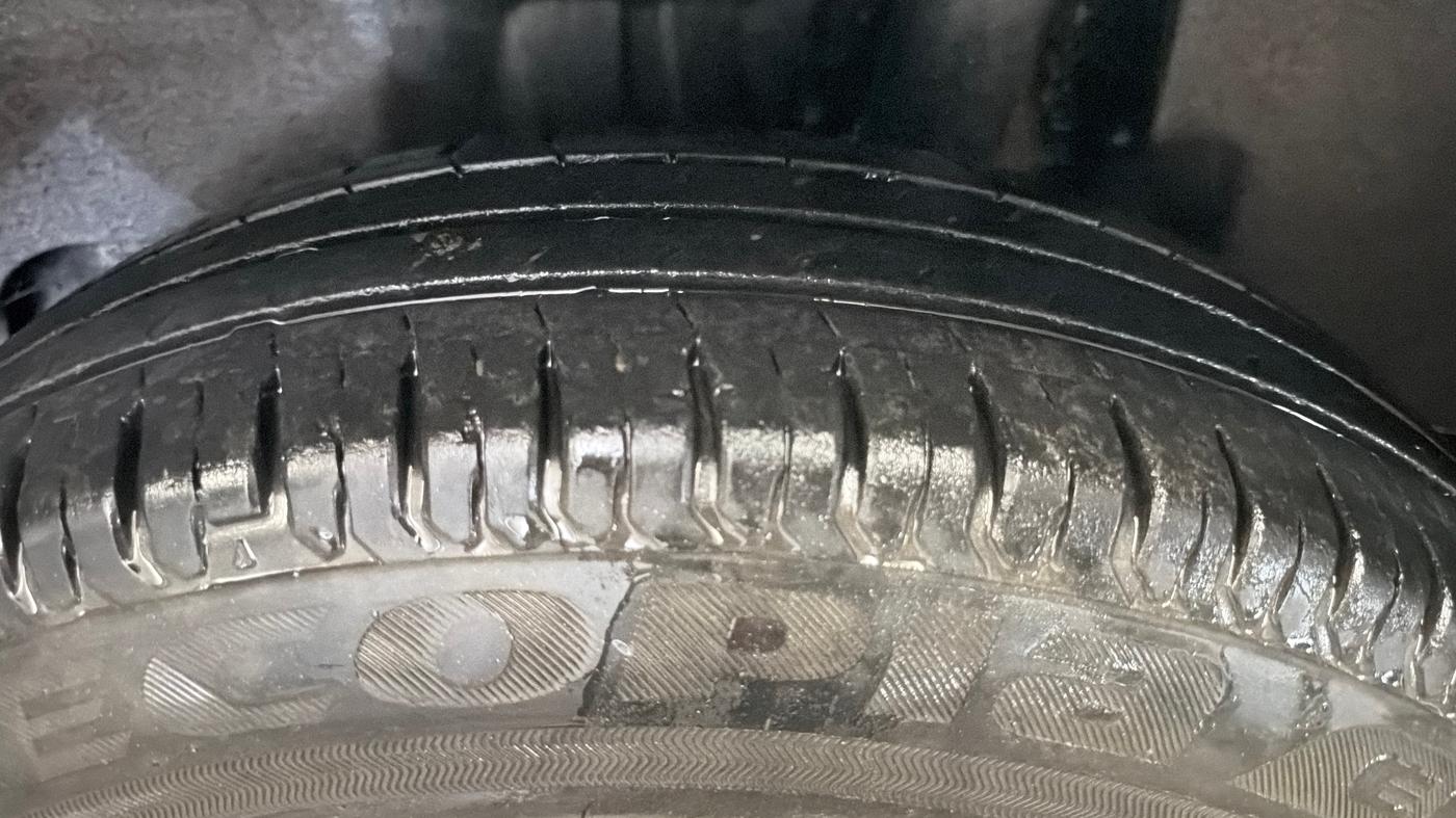 2020 Maruti Swift VXI AMT, Petrol, Automatic, 43,179 km, Left Rear Tyre Tread