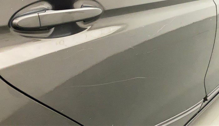 2017 Honda Jazz 1.2L I-VTEC V AT, Petrol, Automatic, 26,261 km, Right rear door - Minor scratches