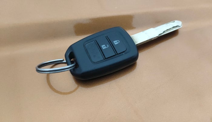 2018 Honda WR-V 1.2L I-VTEC VX MT, Petrol, Manual, 44,375 km, Key Close Up