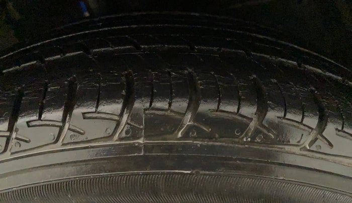 2018 Maruti Baleno DELTA CVT PETROL 1.2, Petrol, Automatic, 47,469 km, Left Front Tyre Tread